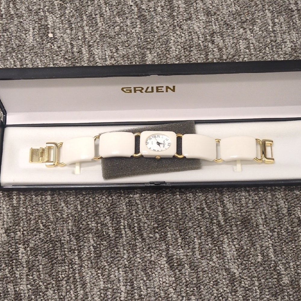 Gruen Women's‎ White Blocky 8" Watch